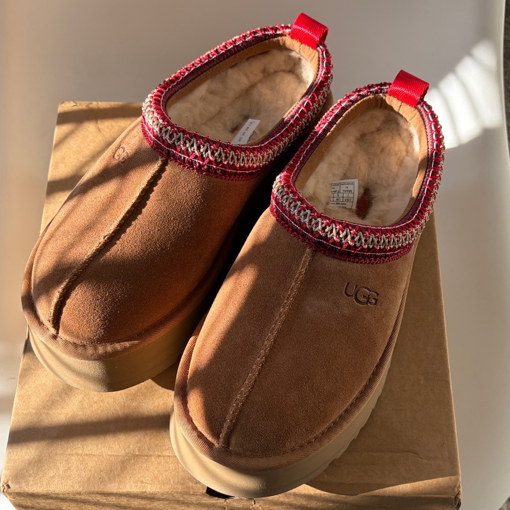 UGG Women’s Tazz ll